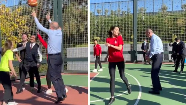 Cumhurbaşkanı Erdoğan, gençlerle basket oynadı